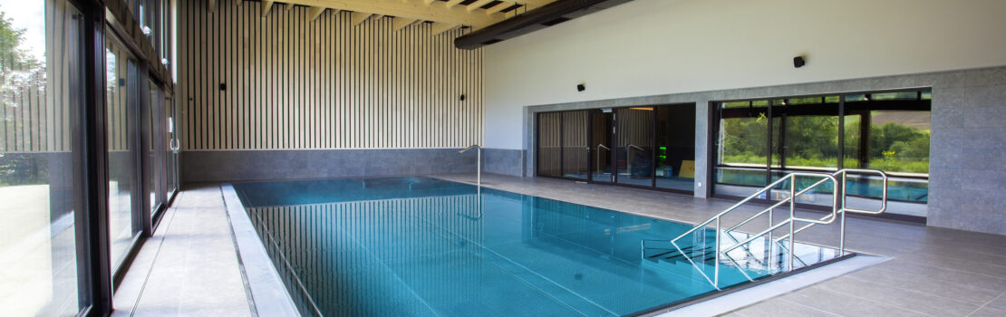 piscine aquavirat spa et wellness jura / Aux portes du Raimeux.
