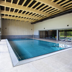 piscine aquavirat spa et wellness jura / Aux portes du Raimeux.